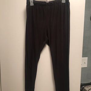 No boundaries black leggings